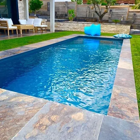 De Luxe Avec Piscine Et Vue Imprenable Sur Le